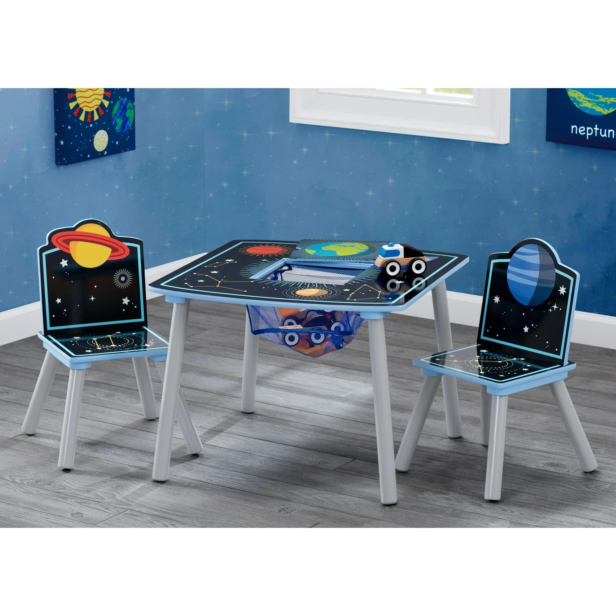 Juego de mesa y dos sillas infantil con almacenamiento Sistema solar Delta Children